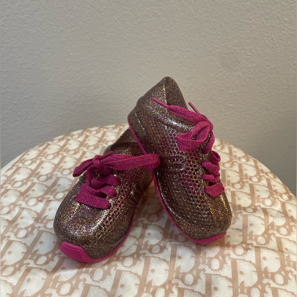 Mini Melissa pink toes. Size 6 toddler